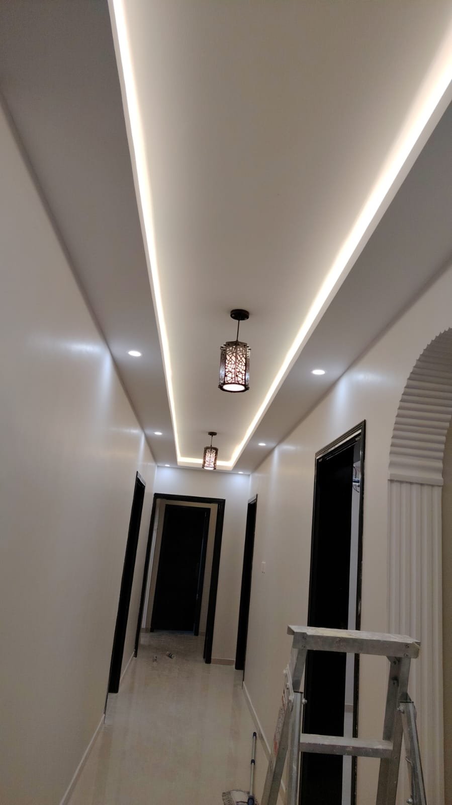 تكسيات جدارية وتصميم وتنفيذ ديكور